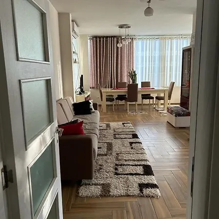 Guci Villa Tirana